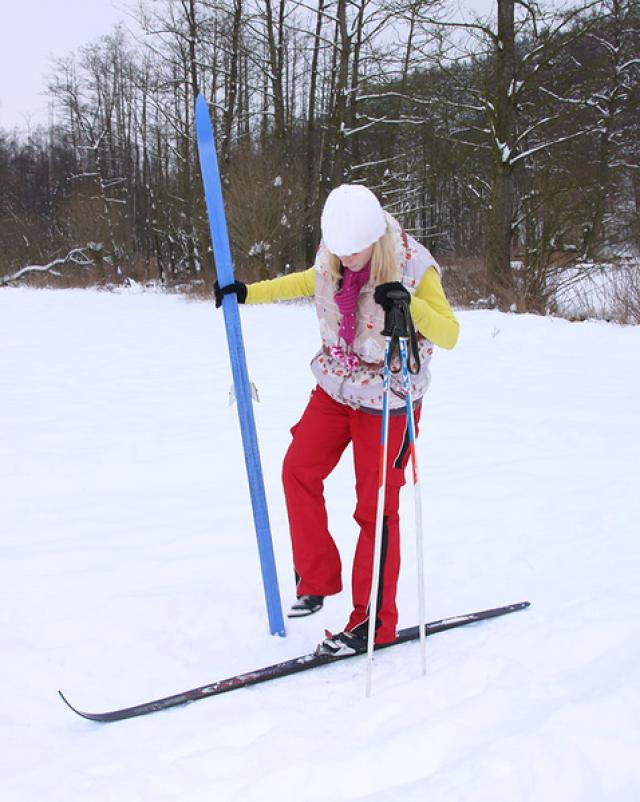 Молодая блондинка трахается на лыжном курорте