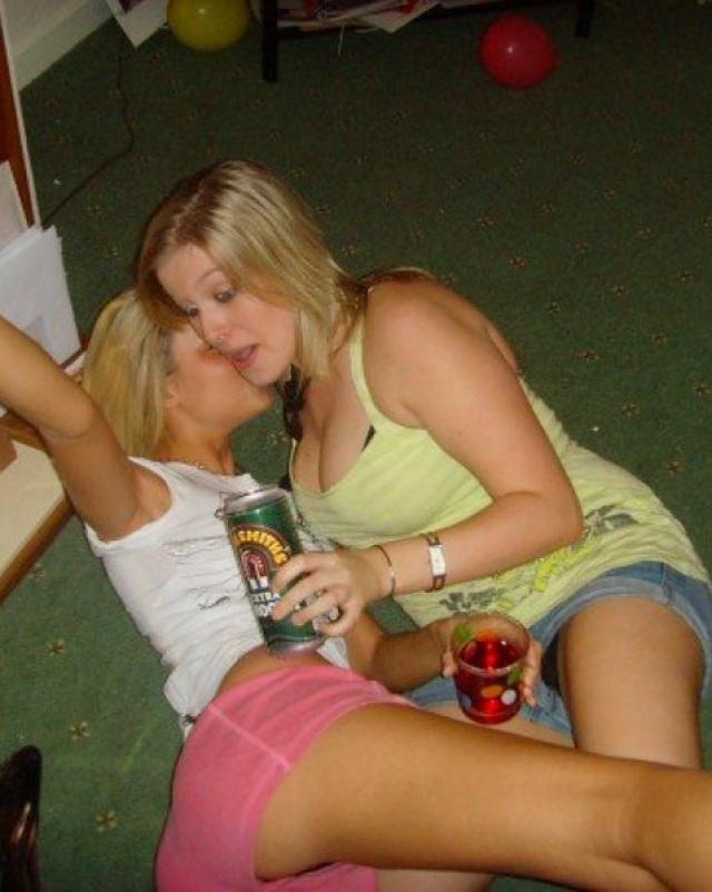 Фото возбужденных пьяных девушек в бикини