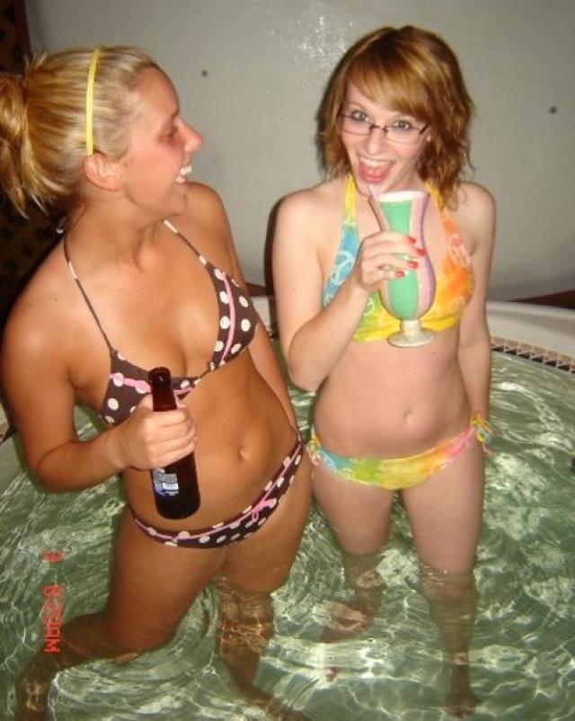 Фото возбужденных пьяных девушек в бикини