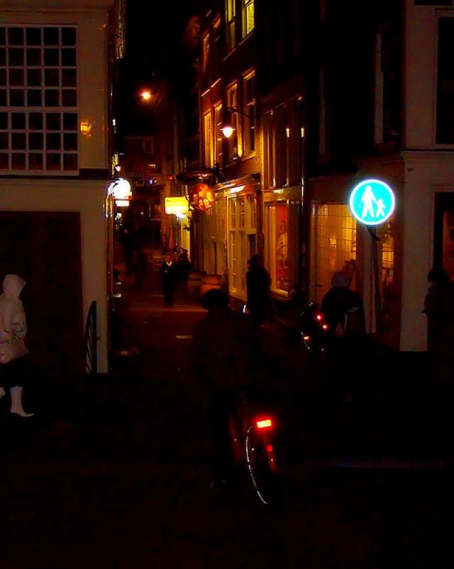 Парни сняли проститутку в Амстердаме