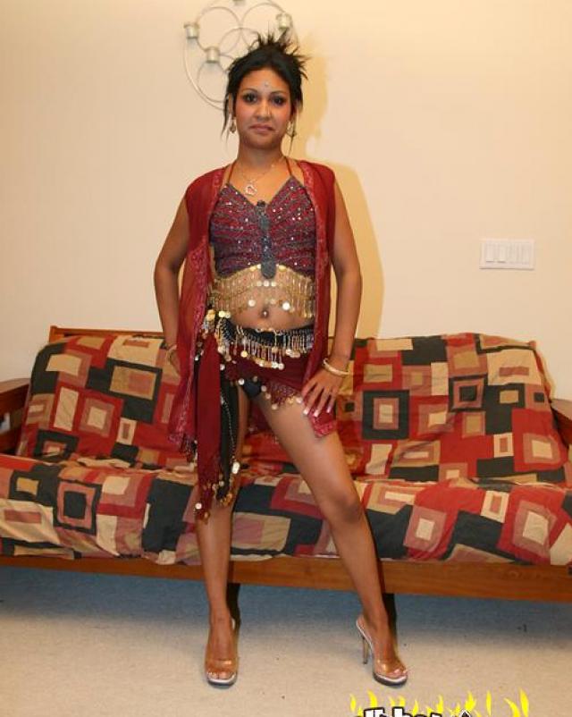 Шикарный танец живота со строй индианкой