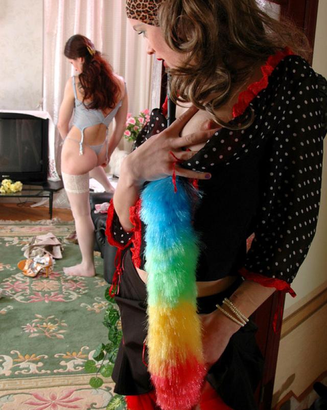 Русская лесбиянка с рыжими волосами получила куни