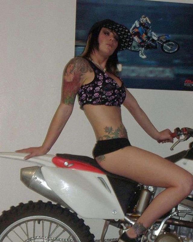 Необычные девушки из панк культуры сняли свои порно фото